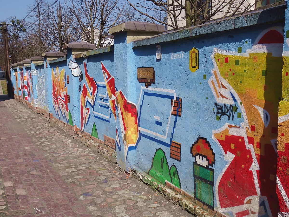 Mural 3 Barwne graffiti