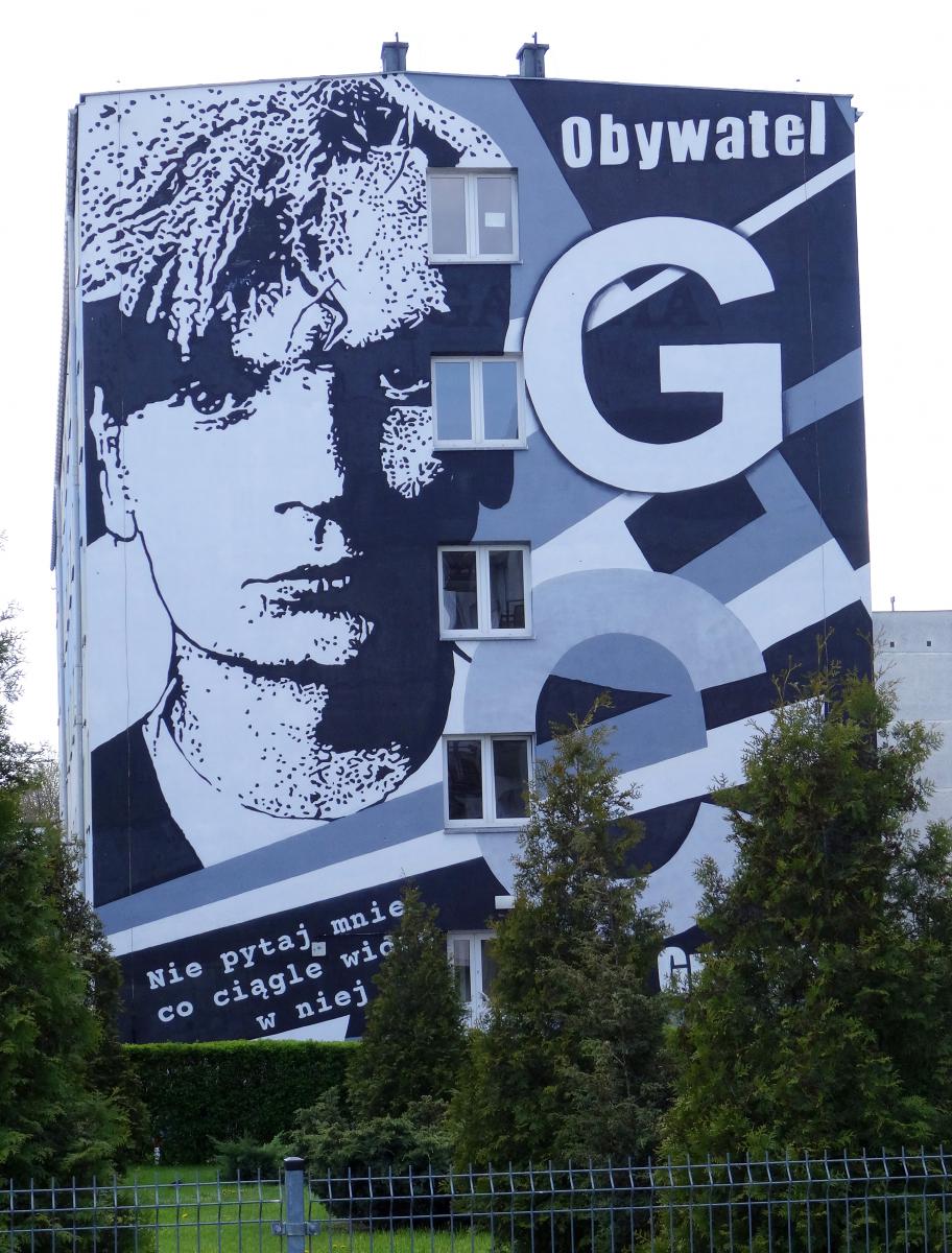 Mural 8 Mural na ścianie budynku